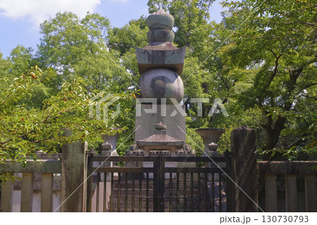 京都 豊国廟にある豊臣秀吉の五輪塔 130730793