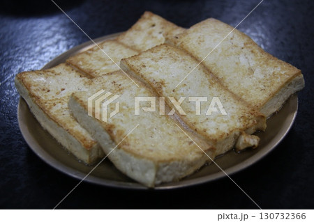 tofu tofu 130732366