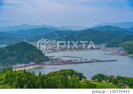 【宮崎県日南市】ジャカランダの森（有用植物園）から眺める外浦の海 130735443