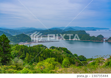 【宮崎県日南市】ジャカランダの森(有用植物園)から眺める外浦の海 【宮崎県日南市】ジャカランダの森(有用植物園)から眺める外浦の海 130735444