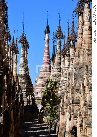 ミャンマー、カックー、カックー遺跡、仏塔群 ミャンマー、カックー、カックー遺跡、仏塔群 130737576