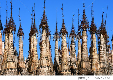 ミャンマー、カックー、カックー遺跡、仏塔群 ミャンマー、カックー、カックー遺跡、仏塔群 130737578