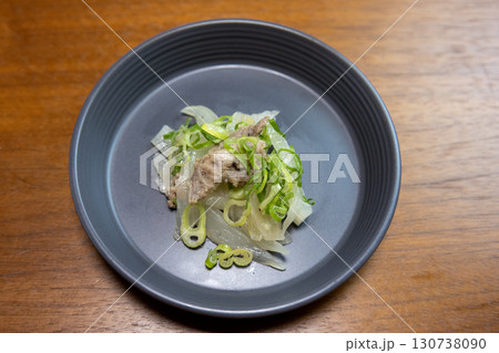 牛肉と玉ねぎの炒め物 牛肉と玉ねぎの炒め物 130738090