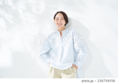 女性 笑顔 女性 笑顔 130739356