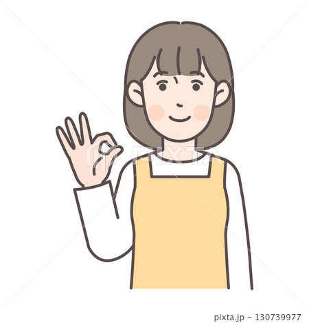 OKサインを出す主婦_黄色 130739977