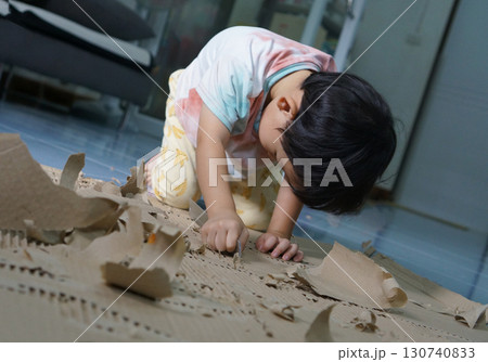 Paper Tear Play Paper Tear Play 130740833