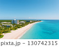 海辺リゾートの俯瞰風景/空と海が広がる絶景 130742315