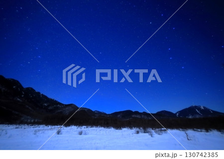 北斗七星とカシオペア座／奥日光　小田代原 130742385