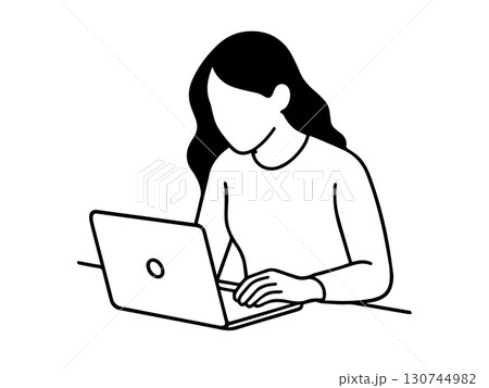ノートパソコンで作業する女性の線画イラスト 130744982