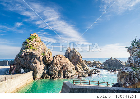 「岩手県」夫婦岩 小袖海岸の風景 「岩手県」夫婦岩 小袖海岸の風景 130748251