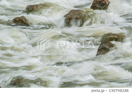 雨後の濁流と化した天野川 大阪府枚方市 雨後の濁流と化した天野川 大阪府枚方市 130748286