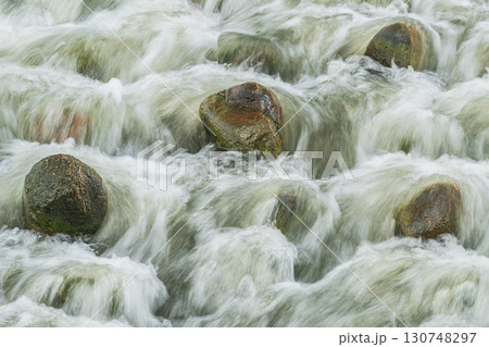 雨後の濁流と化した天野川　大阪府枚方市 130748297