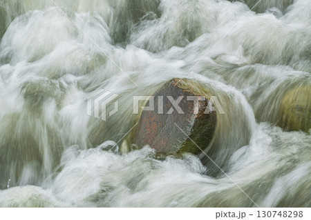 雨後の濁流と化した天野川 大阪府枚方市 雨後の濁流と化した天野川 大阪府枚方市 130748298