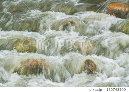 雨後の濁流と化した天野川 大阪府枚方市 雨後の濁流と化した天野川 大阪府枚方市 130748300