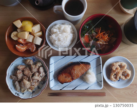 Grilled Teriyaki fish set / 和食料理-焼き魚定食~寒ブリの照り焼きの定食 Grilled Teriyaki fish set / 和食料理-焼き魚定食~寒ブリの照り焼きの定食 130750035
