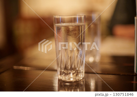 レトロ喫茶店の水 レトロ喫茶店の水 130751846