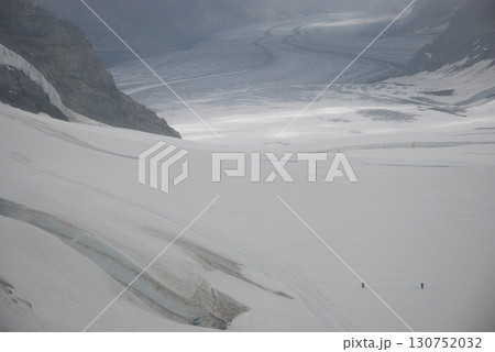 Swiss in summer 盛夏のスイス旅行～中腹から振り返るゴルナー氷河の登山者超望遠撮り 130752032