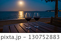 二人でワインを 130752883