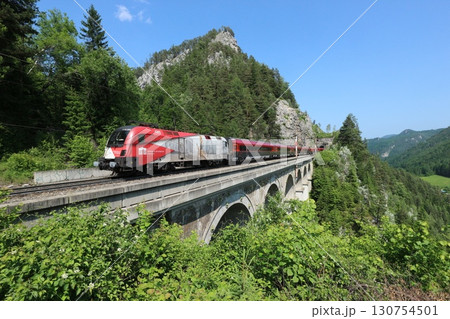 ゼメリング鉄道の列車 ゼメリング鉄道の列車 130754501