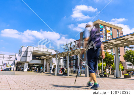 日本の横浜都市景観 地下鉄 「センター南駅」などを望む 日本の横浜都市景観 地下鉄 「センター南駅」などを望む 130758553