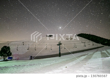 神鍋高原のスキー場からの星空 130760387