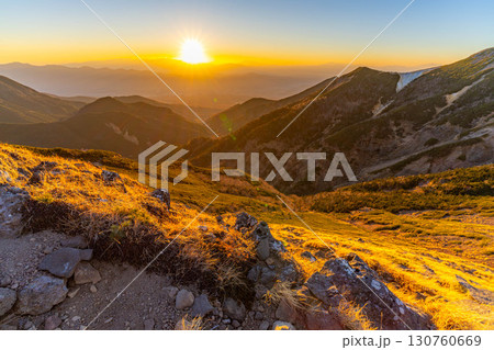 【夕焼け素材】秋の硫黄岳から見る夕焼け・日の入り【長野県】 【夕焼け素材】秋の硫黄岳から見る夕焼け・日の入り【長野県】 130760669