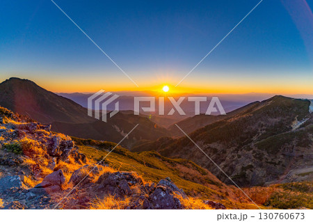 【夕焼け素材】秋の硫黄岳から見る夕焼け・日の入り【長野県】 130760673