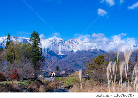 【秋素材】秋の白馬村・大出公園から見る三段紅葉の風景【長野県】 【秋素材】秋の白馬村・大出公園から見る三段紅葉の風景【長野県】 130760707