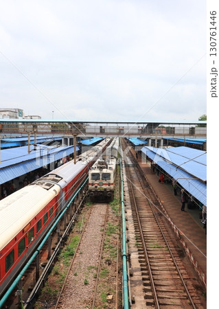 インドの列車　上から 130761446