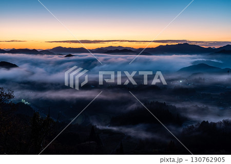 宝山からの夜明け前のうっすら雲海 宝山からの夜明け前のうっすら雲海 130762905