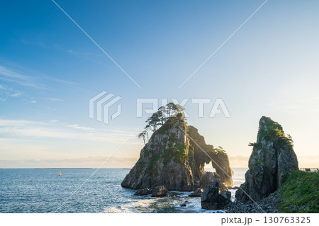 「岩手県」小袖海岸　つりがね洞の風景　小袖海岸 130763325
