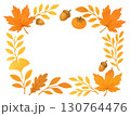 秋の葉と木の実のナチュラルフレーム 130764476