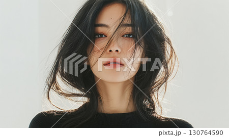 黒髪の女性ポートレート ― 自然光に映える美しさと透明感 黒髪の女性ポートレート ― 自然光に映える美しさと透明感 130764590
