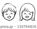 笑顔の男の子と女の子の線画イラスト 130764816