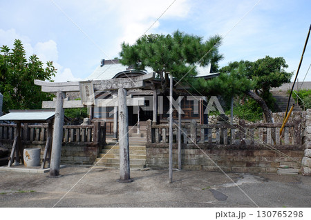 徳島県　出羽島の出羽神社 130765298