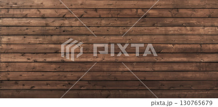 木目のある明るい黒茶色の横長の木塀の背景画像 130765679