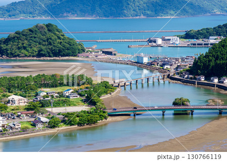 南郷城跡から望む目井津港と日南海岸の絶景風景 130766119