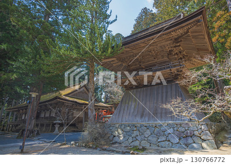 高野山金剛峯寺 鐘楼と山王院 130766772