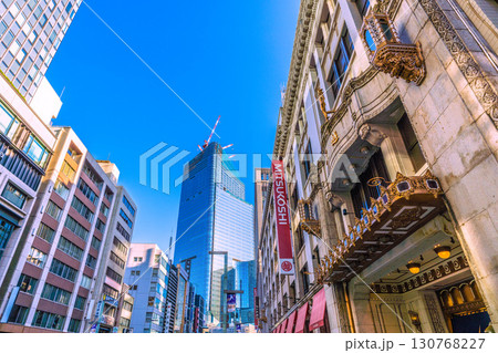 日本の東京都市景観9月1日。日本橋一丁目の再開発事業などを望む 130768227