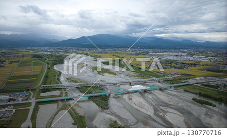 9月中旬雨が降り出す前の黒部川河口上空から見た周囲の様子 9月中旬雨が降り出す前の黒部川河口上空から見た周囲の様子 130770716