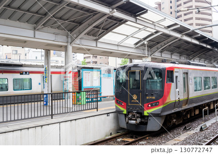 【高徳線】高松駅で待機する特急うずしお5号 130772747