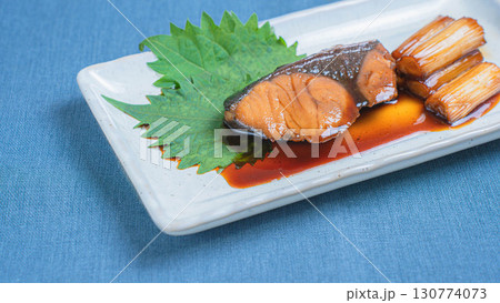 鰤の照り焼き 和食の定番料理 130774073