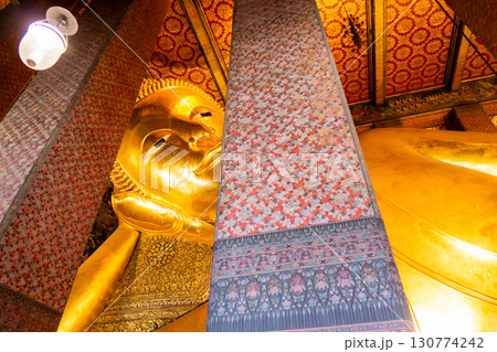 ワットポー　涅槃像 130774242