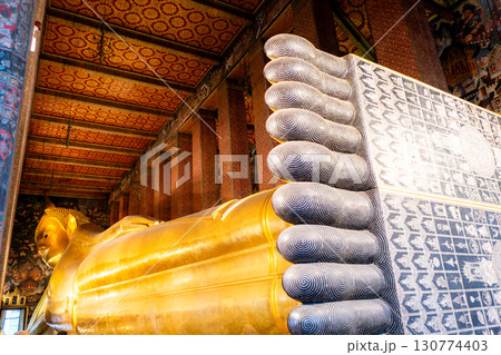 ワットポー　涅槃像 130774403