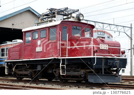 津軽大沢駅に留置されたED221電気機関車 130776025