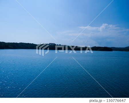 賢島クルーズから眺める英虞湾の海 賢島クルーズから眺める英虞湾の海 130776647