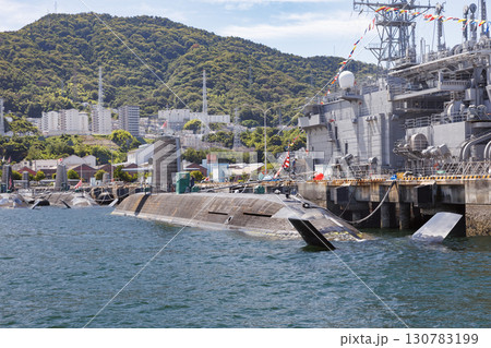 呉湾、潜水艦と自衛艦 130783199
