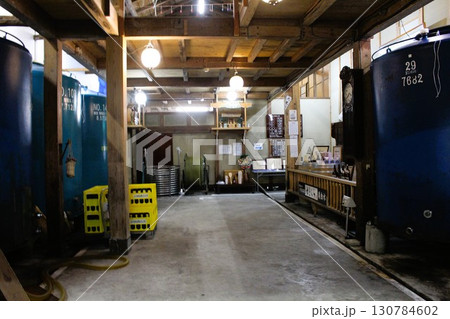 新潟の造り酒屋の内部 新潟県 魚沼市 新潟の造り酒屋の内部 新潟県 魚沼市 130784602
