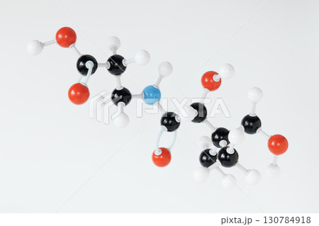 パントテン酸、ビタミンB5の分子構造モデル パントテン酸、ビタミンB5の分子構造モデル 130784918