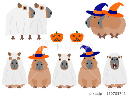 仮装したカピバラとカボチャのセット、ハロウィーン 130785741